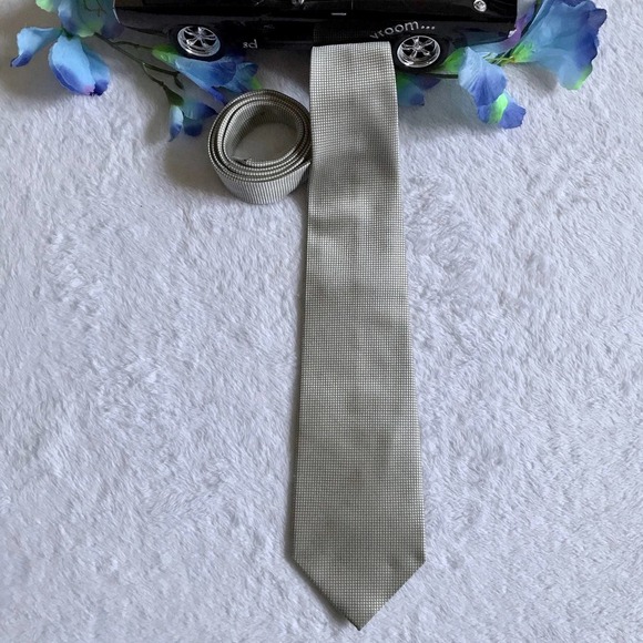 Canda Pixelated Tie - Picture 2 of 8